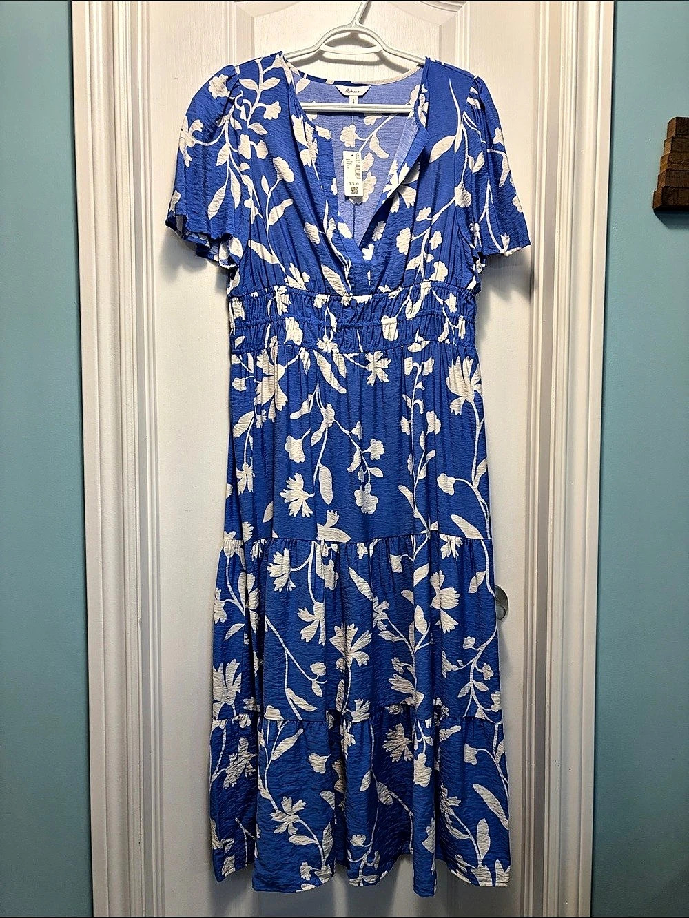 Reitmans Floral Maxi Dress in Blue & White Size Large (NWT)